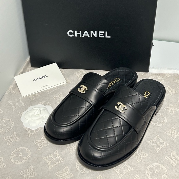 CHANEL🍓 Shoes - Chanel black loafers mules